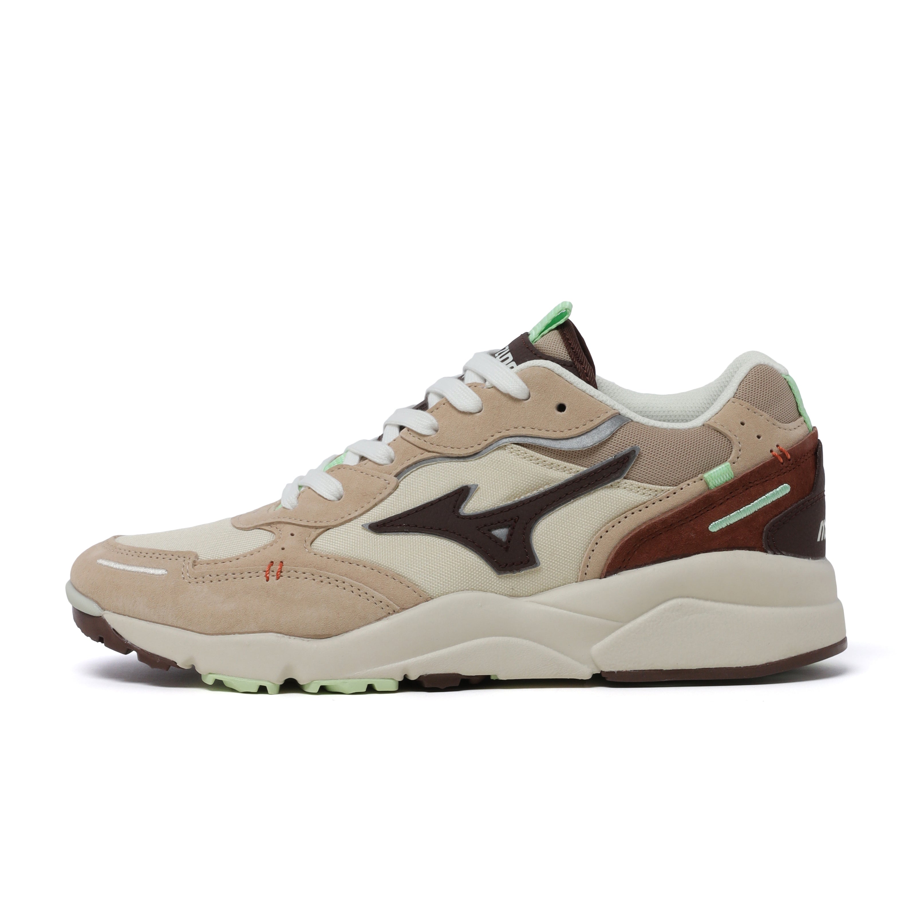 Mizuno x footpatrol sky medal og online